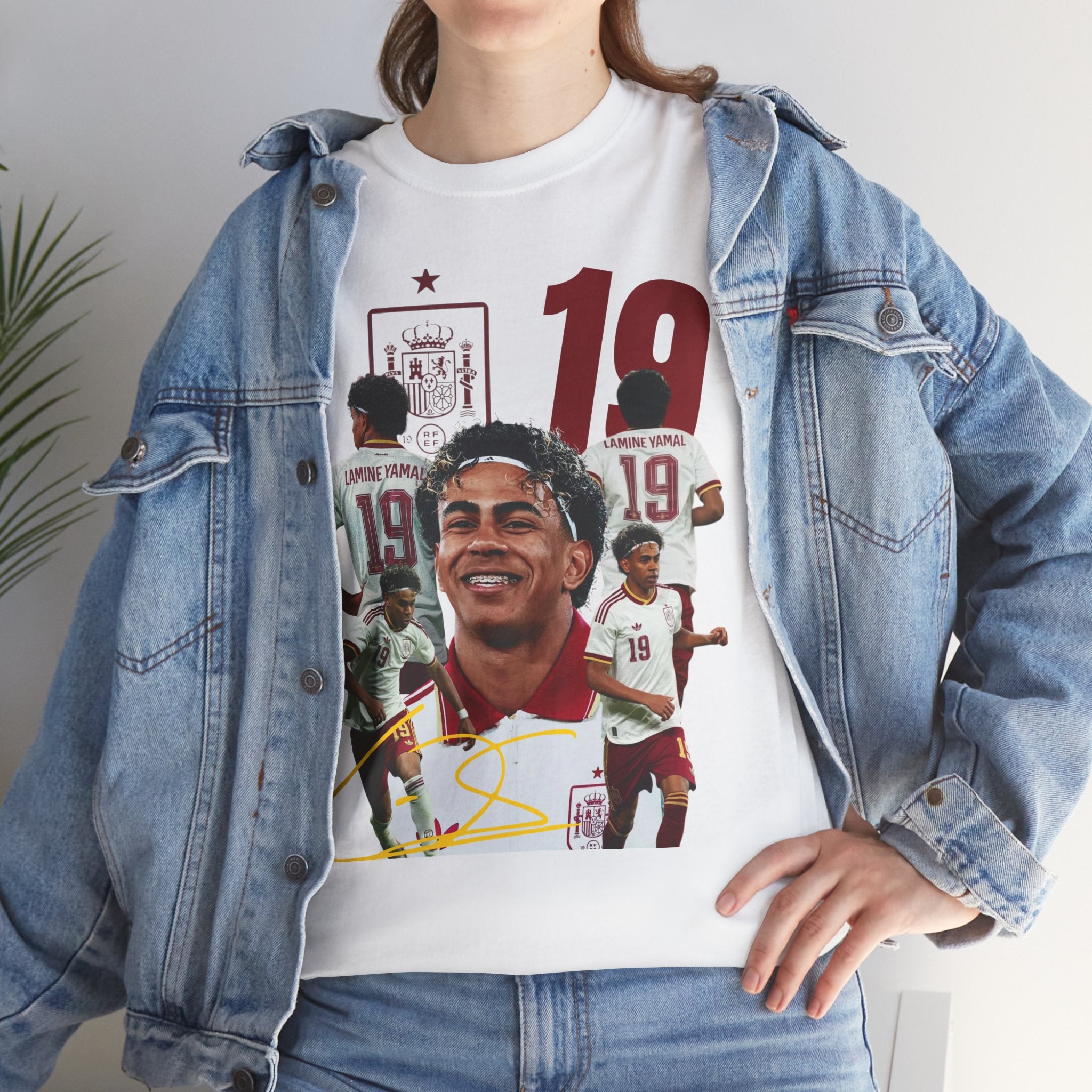 Soccer Player T-Shirt — #19 Lamine Yamal Fan Tee